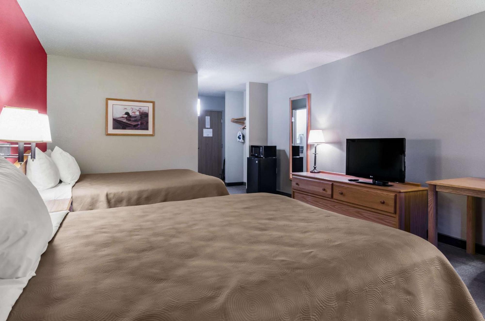Rodeway Inn Hesston Dış mekan fotoğraf