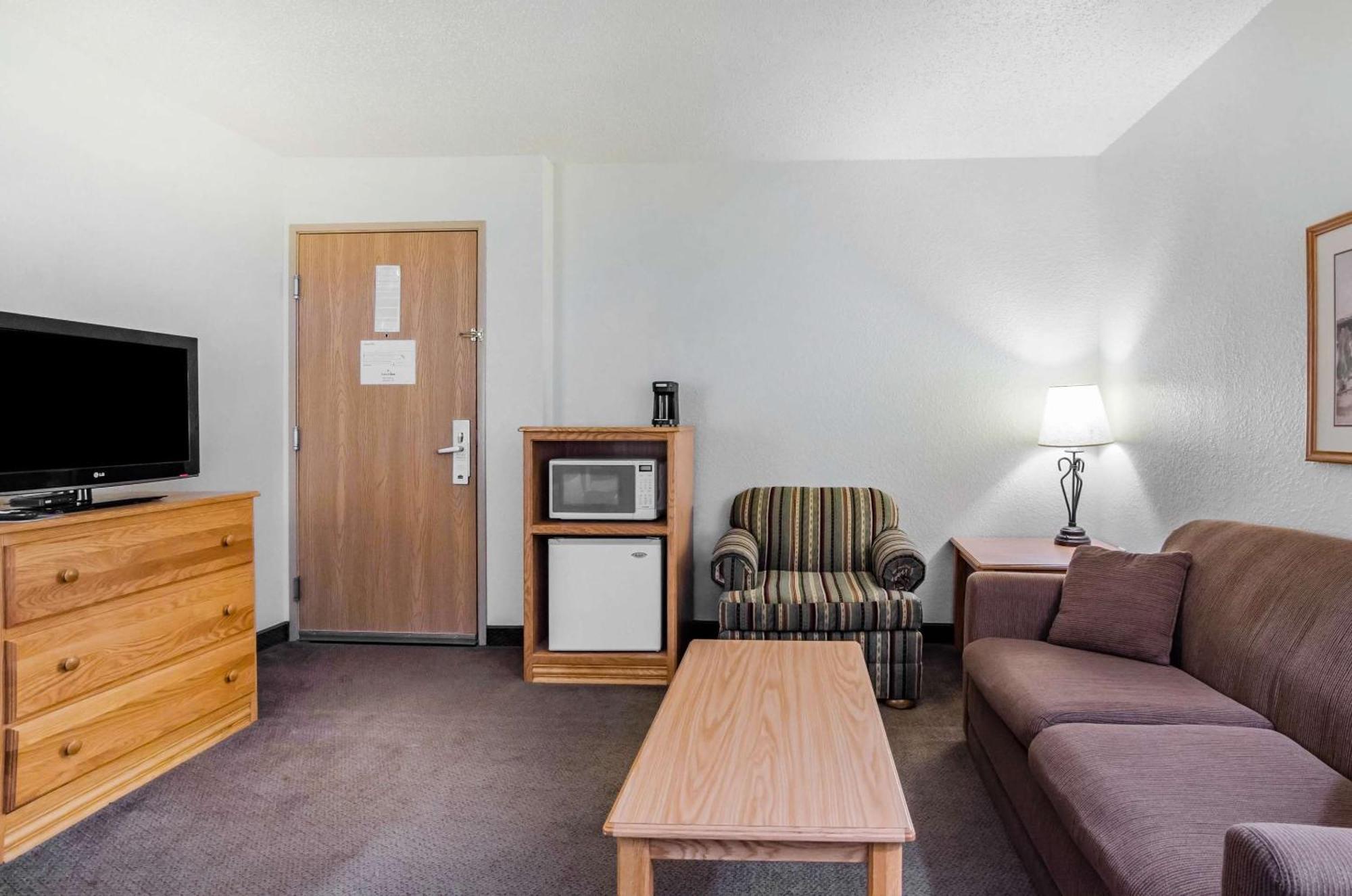 Rodeway Inn Hesston Dış mekan fotoğraf