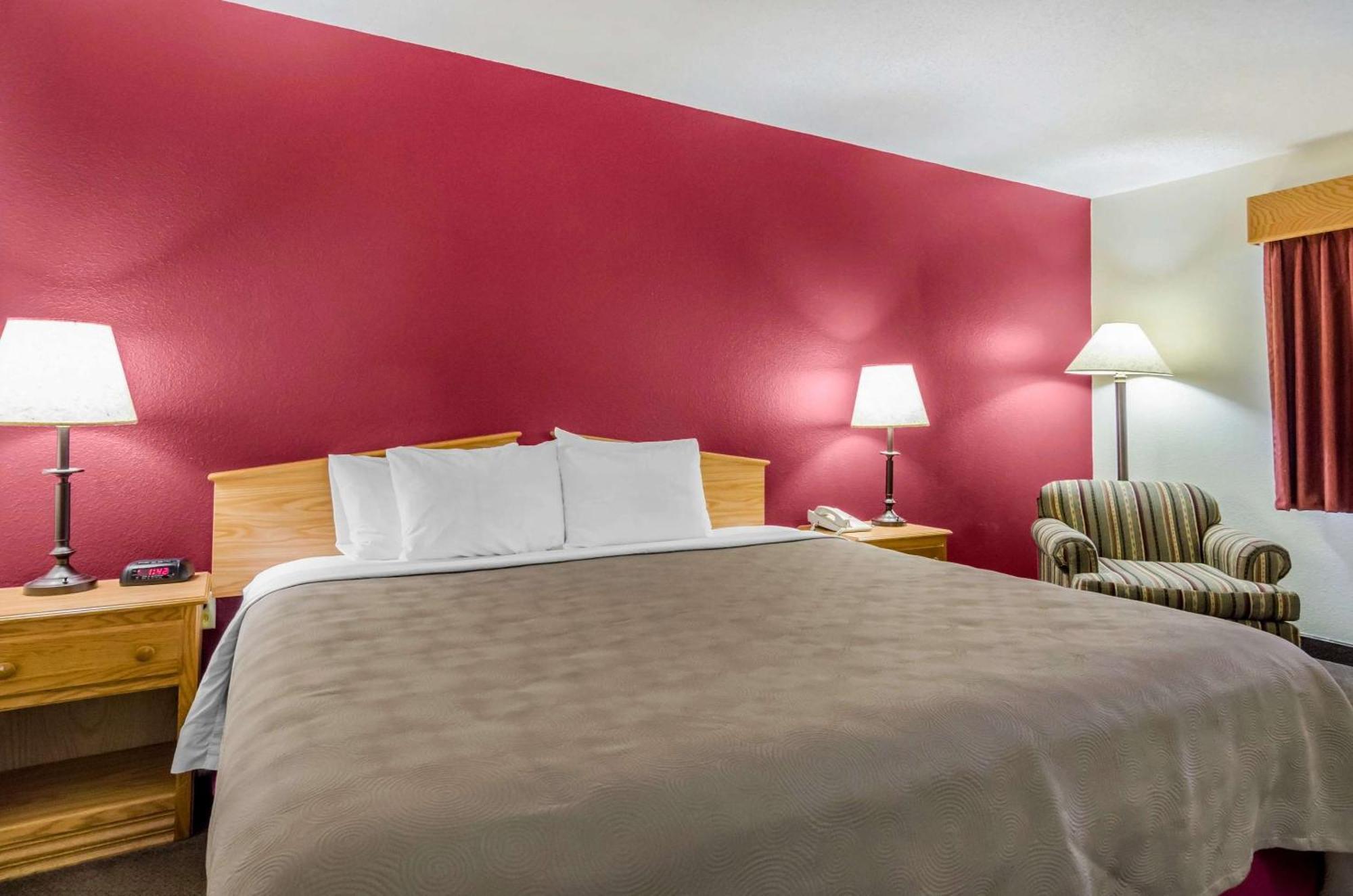 Rodeway Inn Hesston Dış mekan fotoğraf