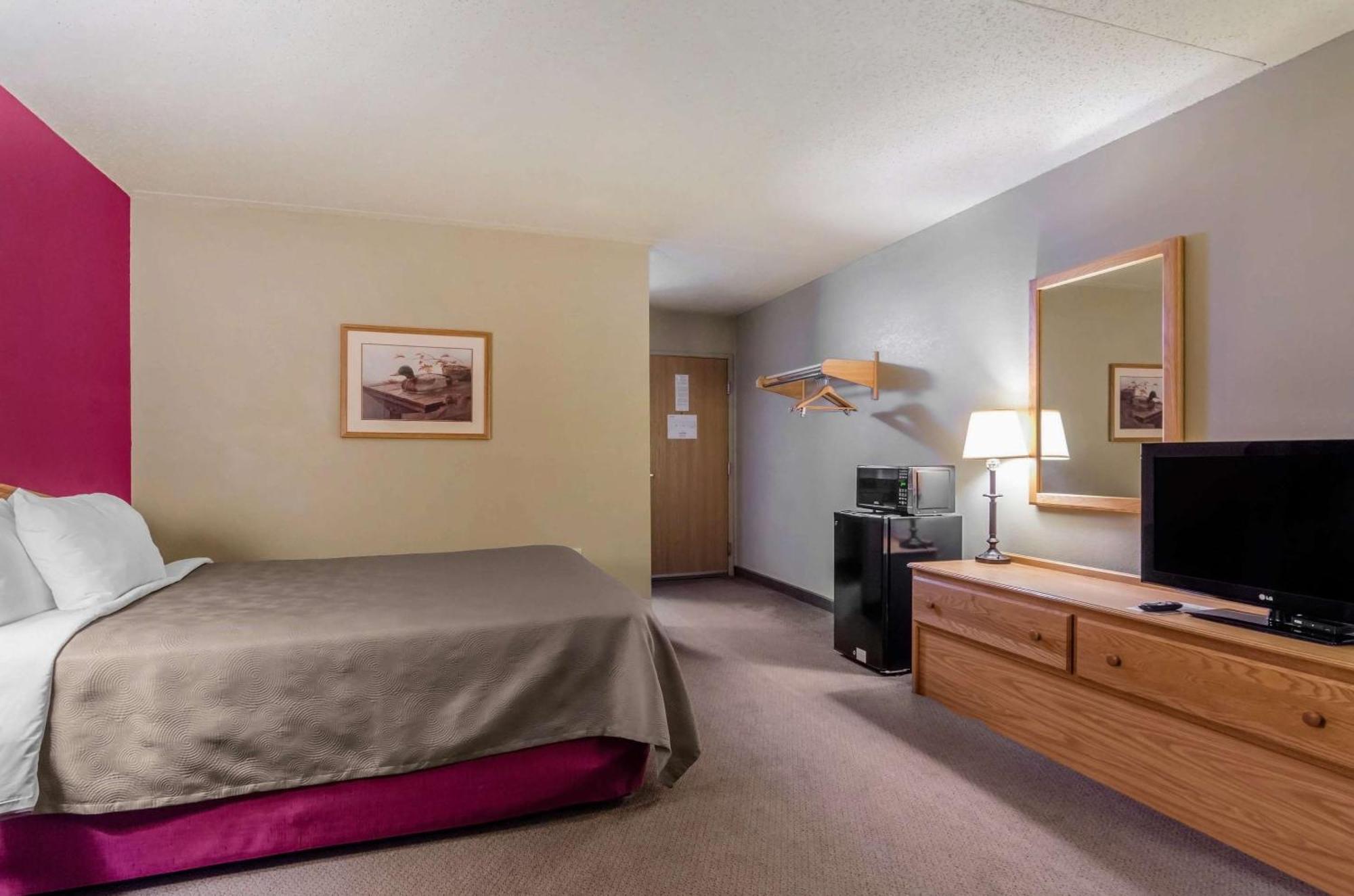 Rodeway Inn Hesston Dış mekan fotoğraf