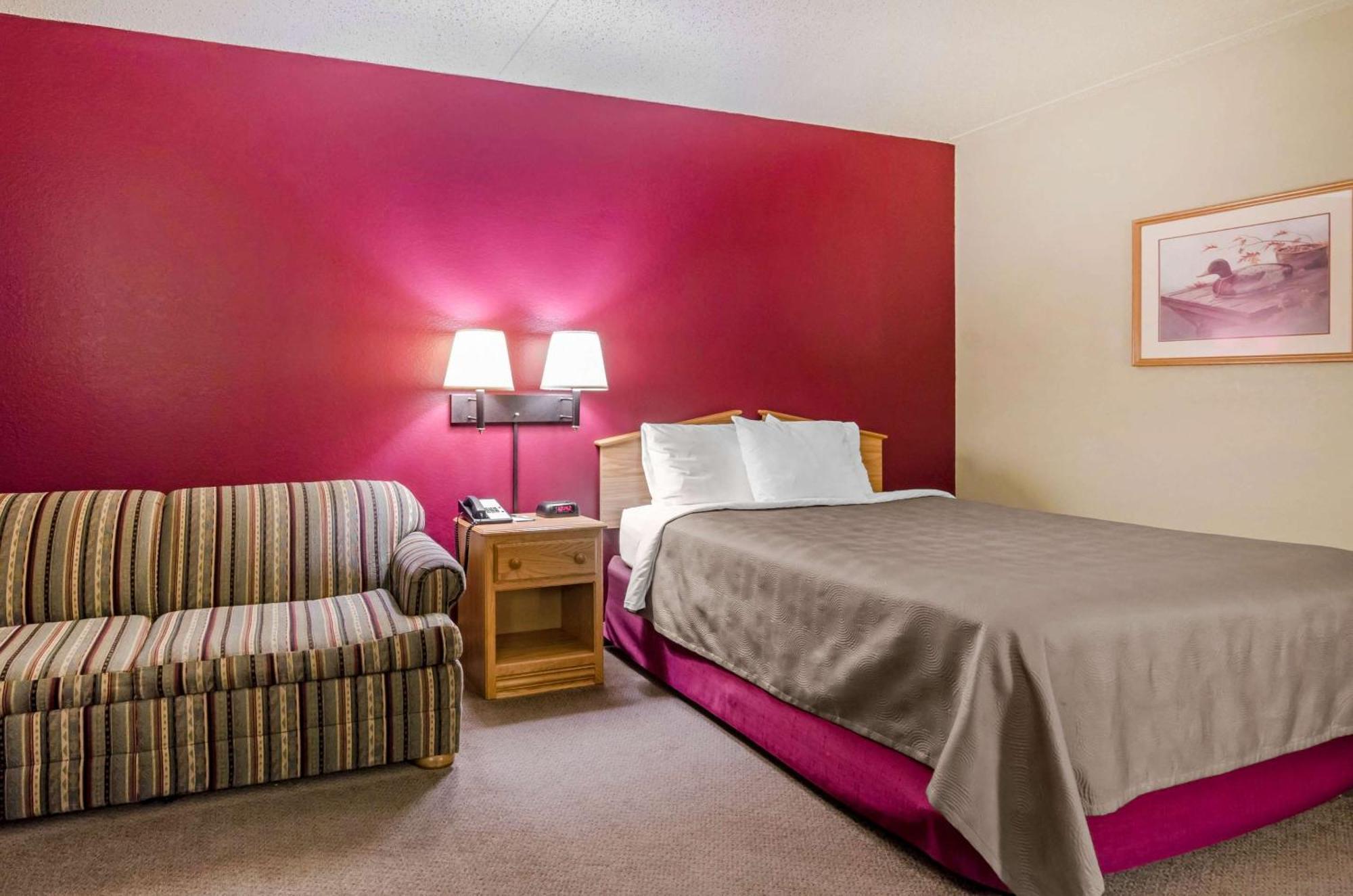 Rodeway Inn Hesston Dış mekan fotoğraf