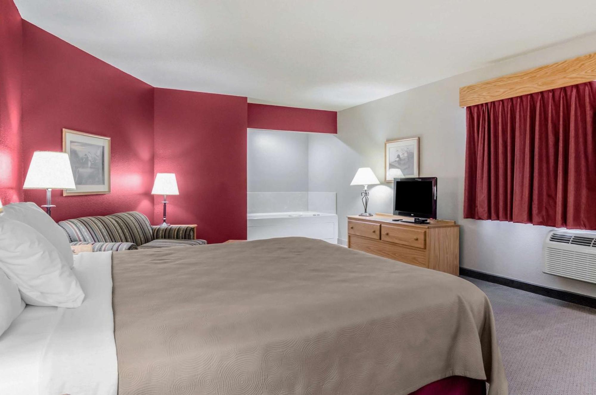 Rodeway Inn Hesston Dış mekan fotoğraf