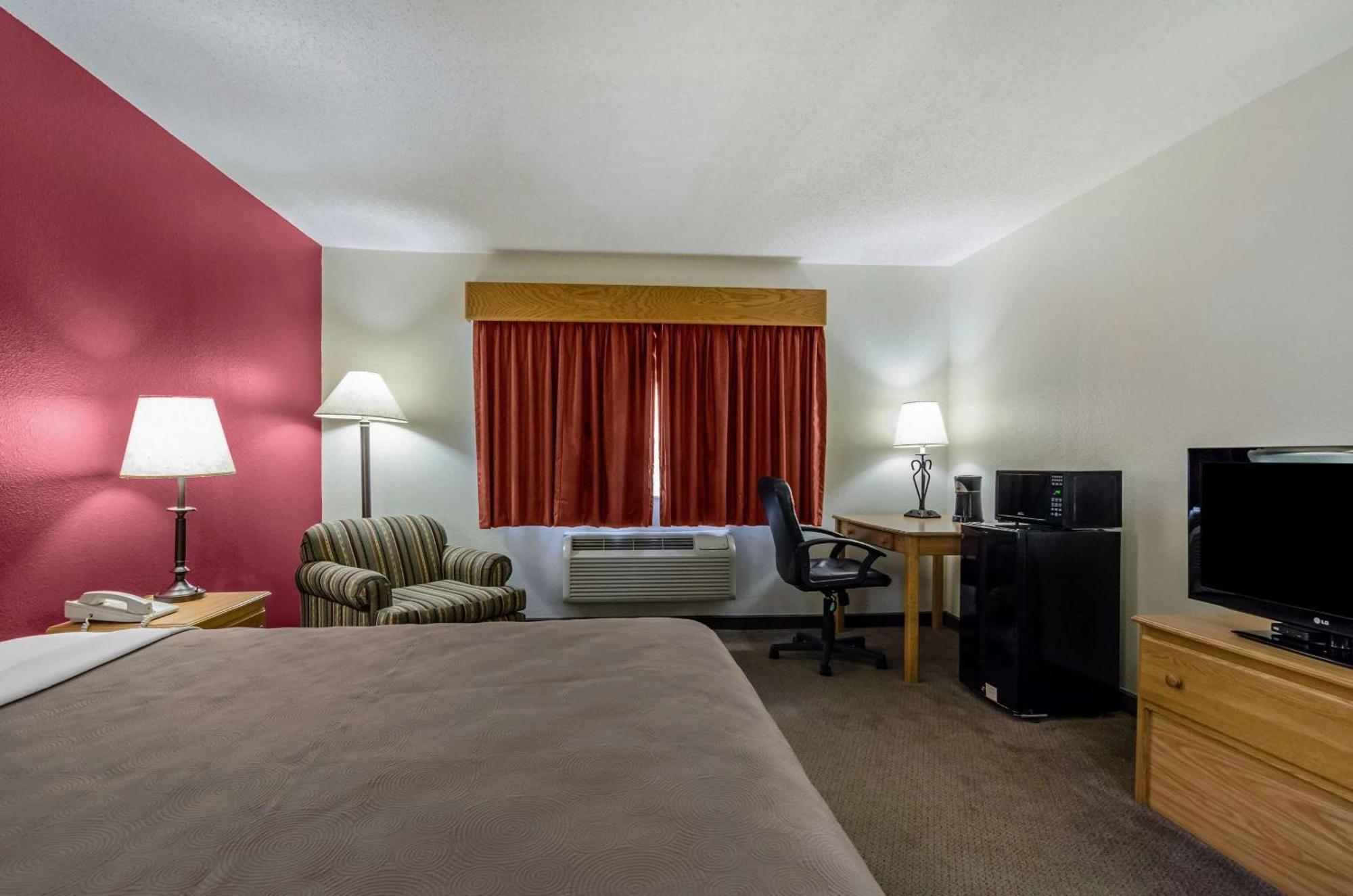 Rodeway Inn Hesston Dış mekan fotoğraf