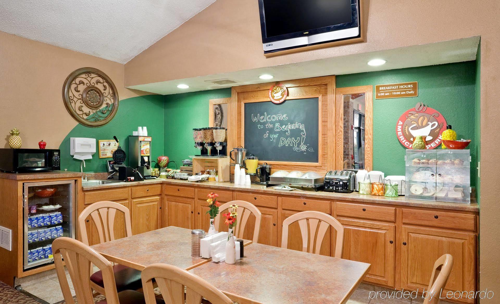 Rodeway Inn Hesston Dış mekan fotoğraf