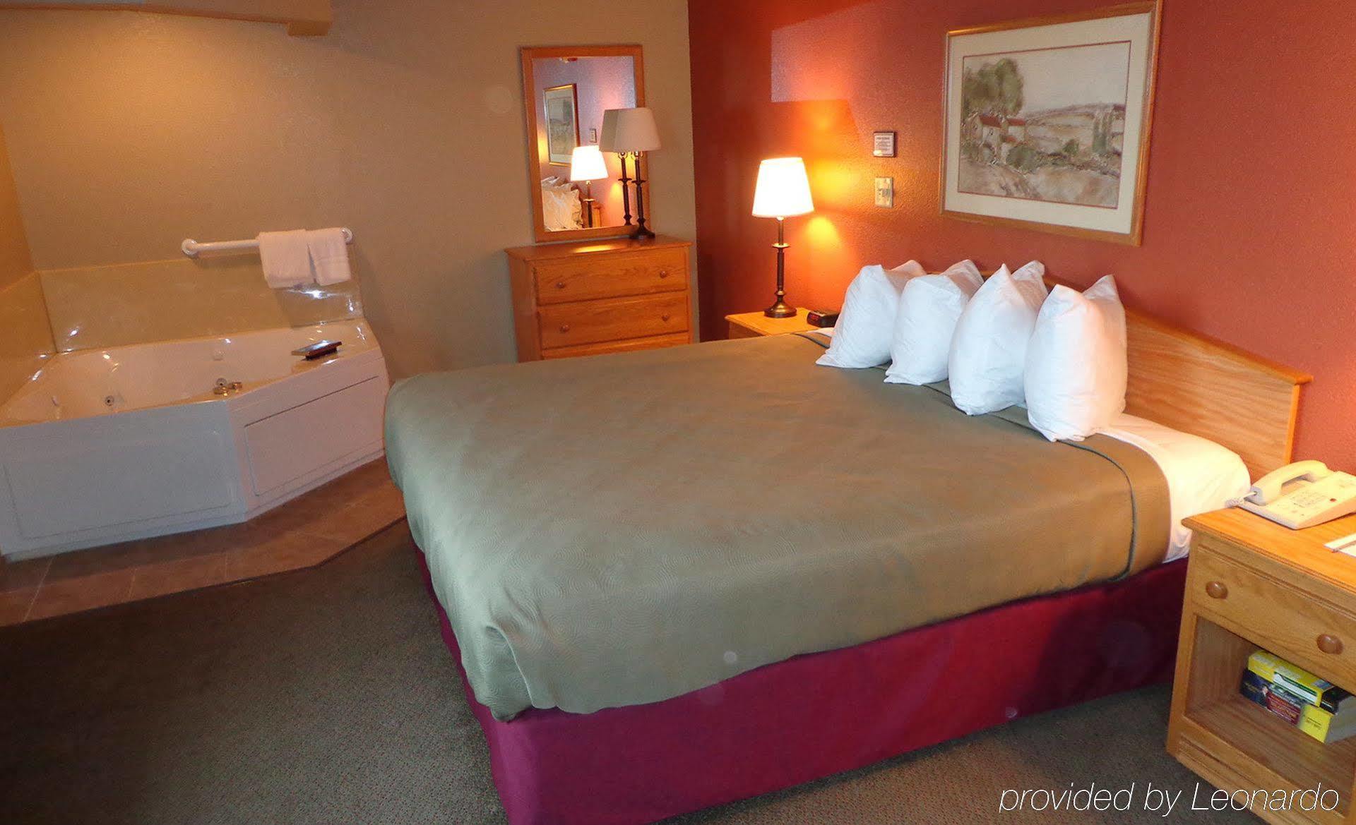 Rodeway Inn Hesston Dış mekan fotoğraf
