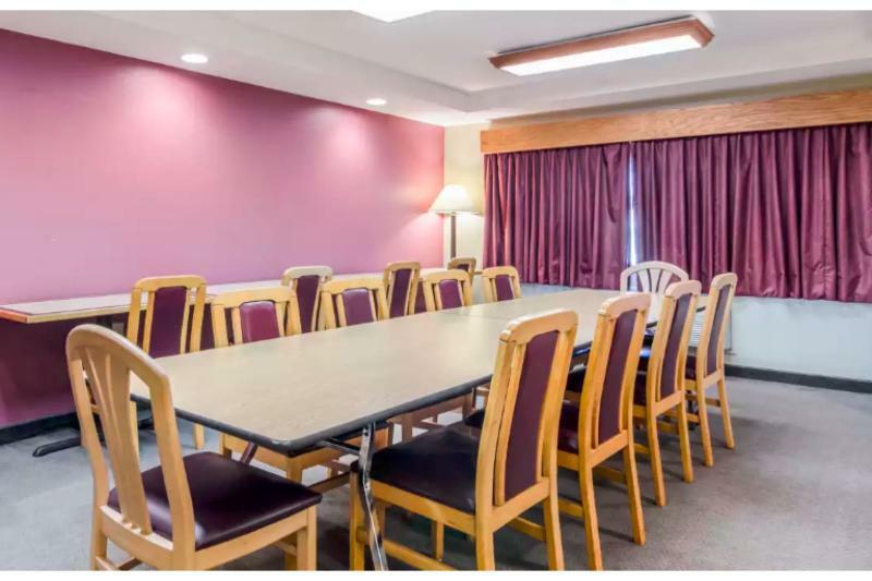 Rodeway Inn Hesston Dış mekan fotoğraf